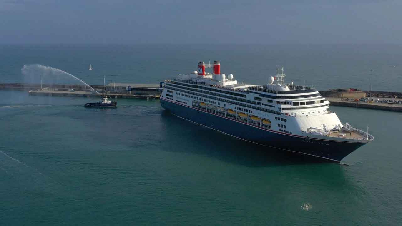 what cruise ships sail from dover